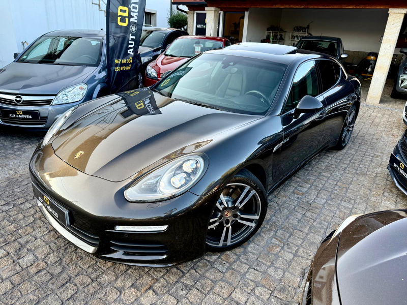 PORSCHE Panamera